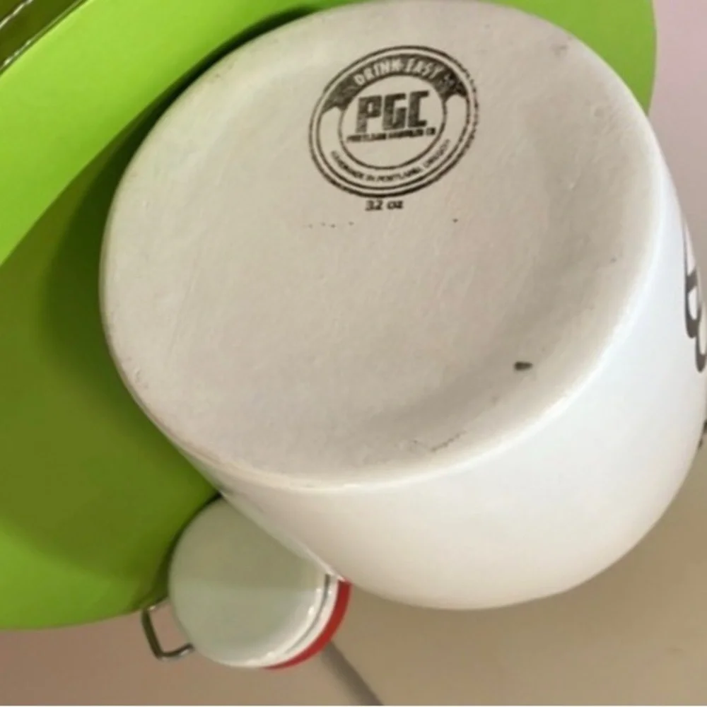 The Rare Barrel - Ambassador White Sprocket Growler Ceramic Hinge Top 32 Oz.